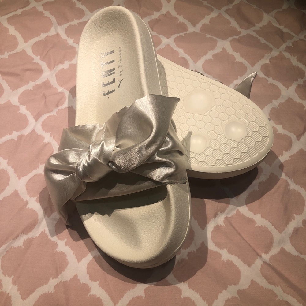 Rihanna Fenty bow slides